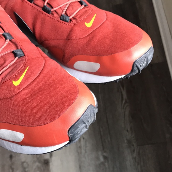 Nike - Picture 11 of 16